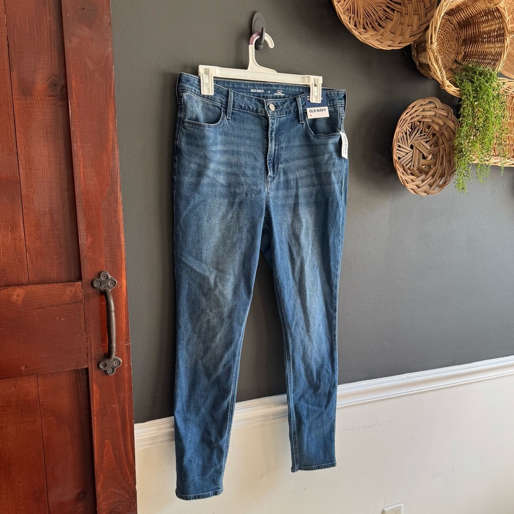 Old Navy High-Rise Wow Super Skinny Jeans